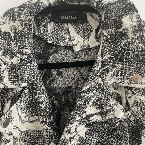 Snakeskin jacket - Zara - Picture 3 of 4